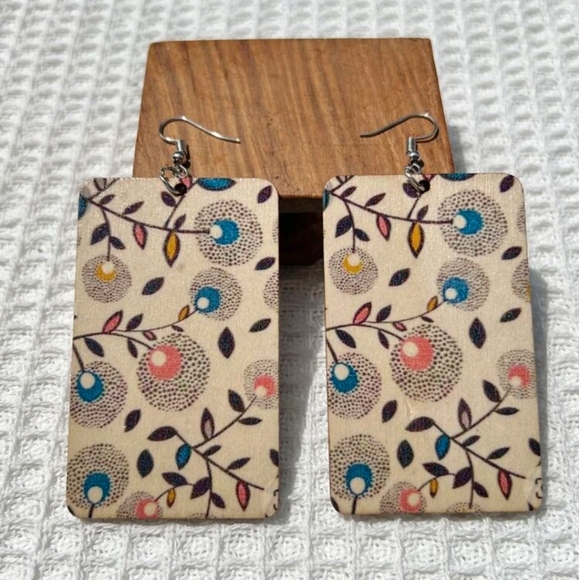 🍉5 for $25* Wooden Dandelion Print Earrings - Picture 3 of 5